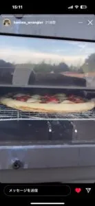 ピザを焼く様子