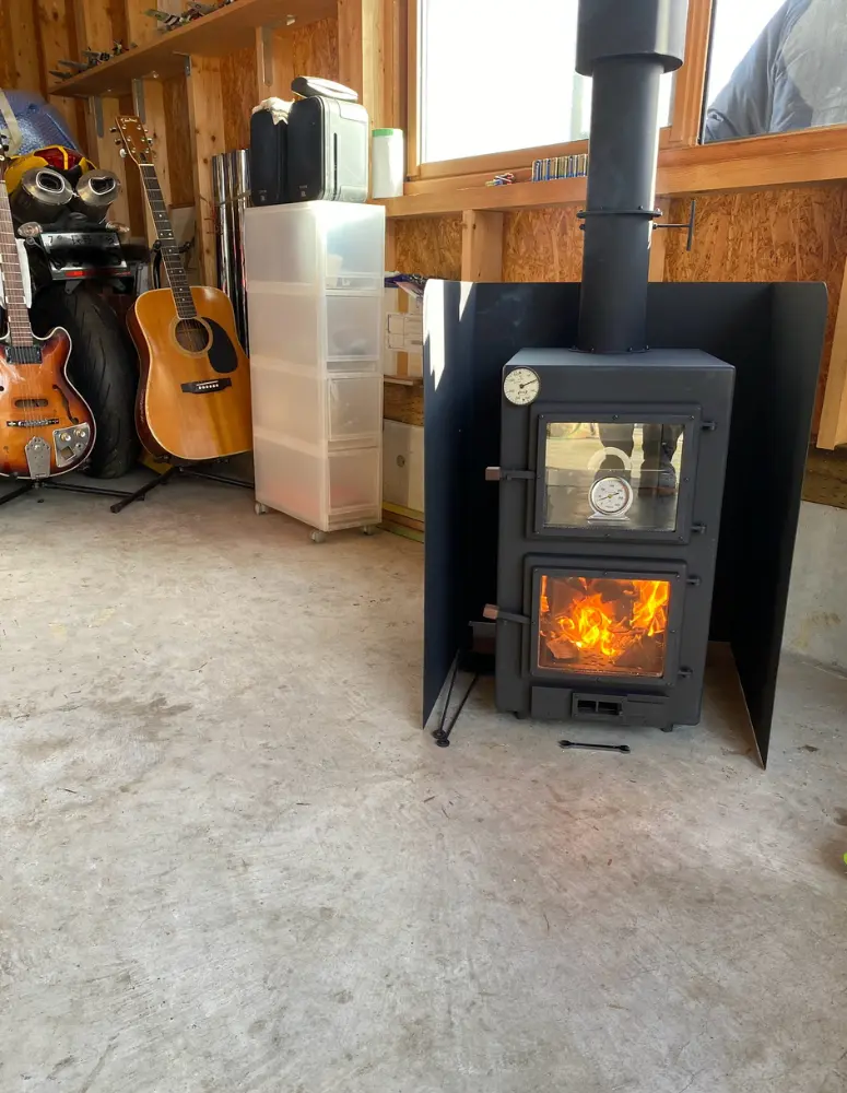 DC-CMとガレージ内の様子