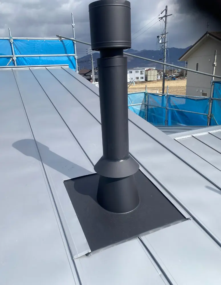 煙突施工の様子