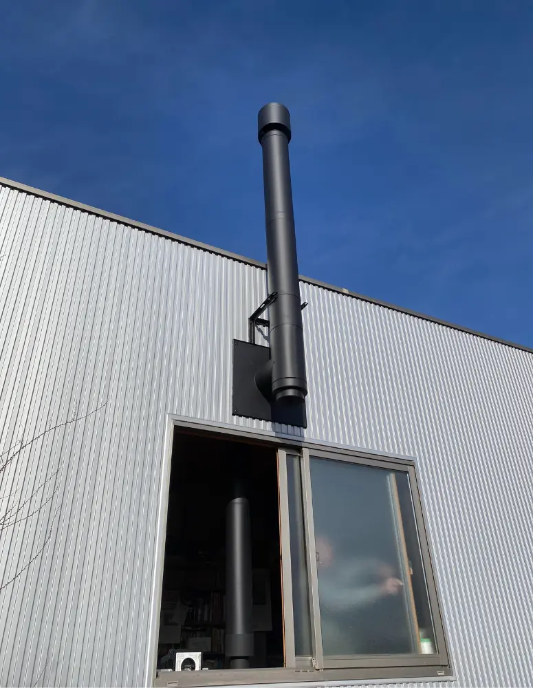 煙突施工の様子