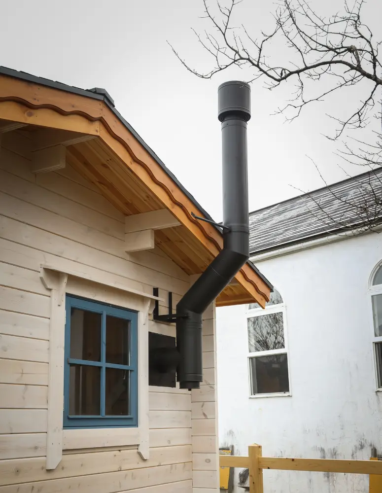 煙突施工の様子