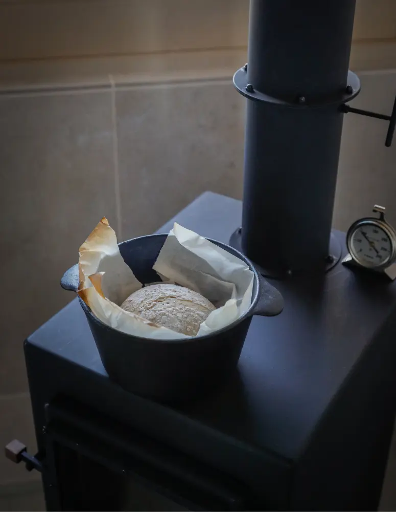 F様の自家製パンをDC-CMで焼く様子