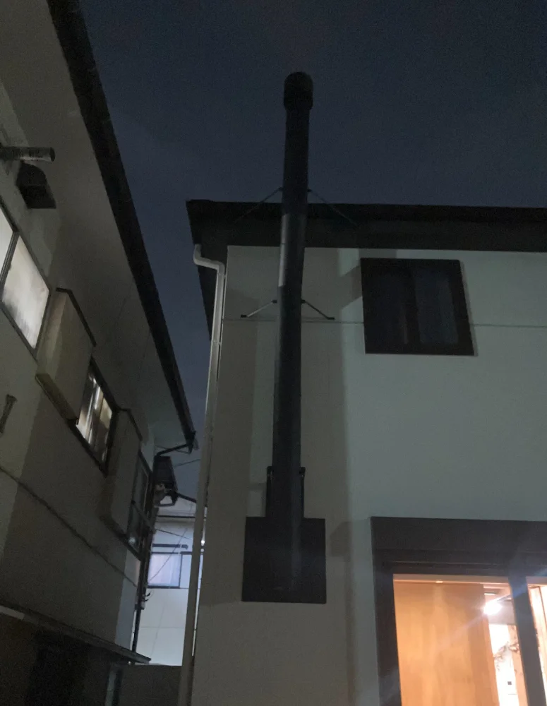 煙突施工の様子